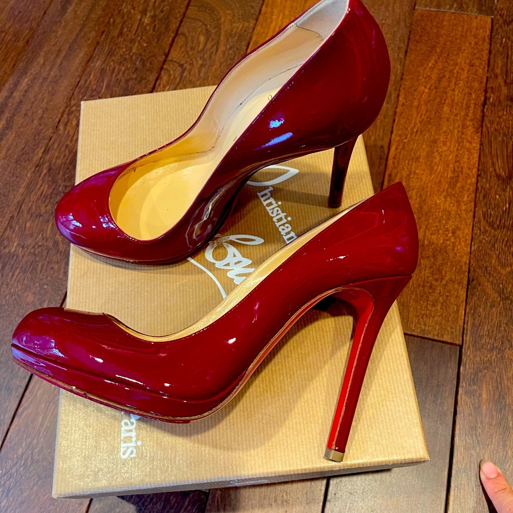 Christian Louboutin Neofilo Patent Pumps red